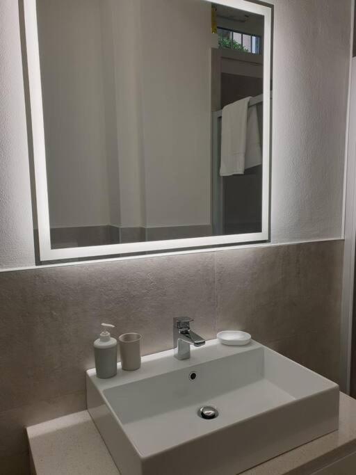 Dimora Di Privacy Fronte Parco E Ospedale Di Monza Lägenhet Lissone Exteriör bild